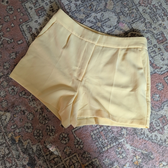 Dynamite Soft Yellow High Waist Shorts - Picture 1 of 5